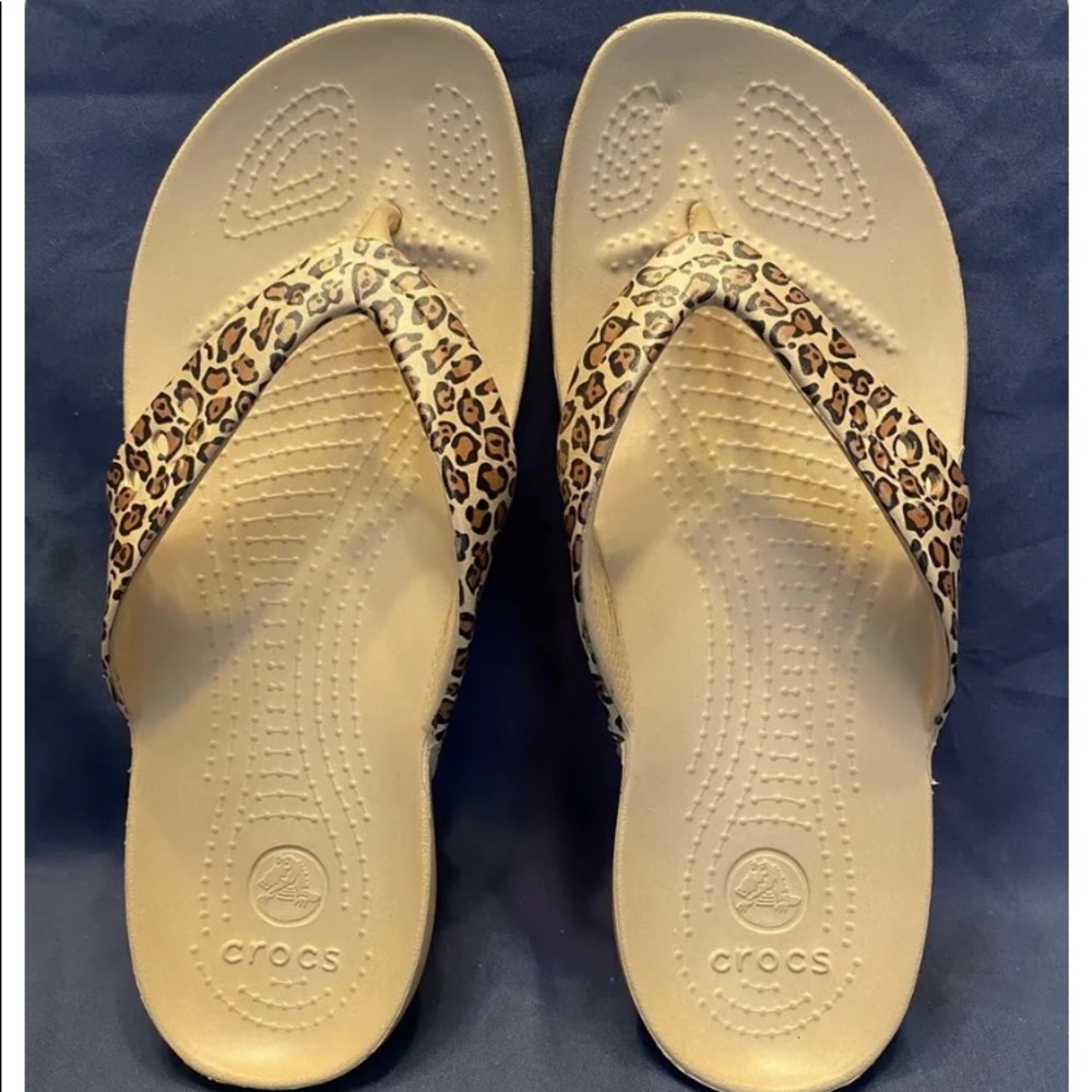 Croc’s W’s Size 10 Kadee Leopard Cheetah Open Toe Sandals Very Good pre owned.